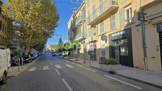 Más detalles de 28 Avenue Alphonse Denis, Hyères - Local en alquiler