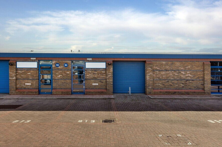 906-917 Yeovil Rd, Slough en alquiler - Foto del edificio - Imagen 2 de 11