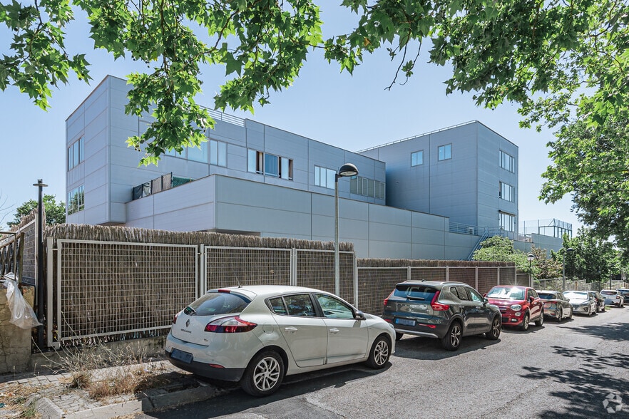 Avenida de la Industria, 37, Tres Cantos, Madrid en venta - Foto del edificio - Imagen 2 de 4