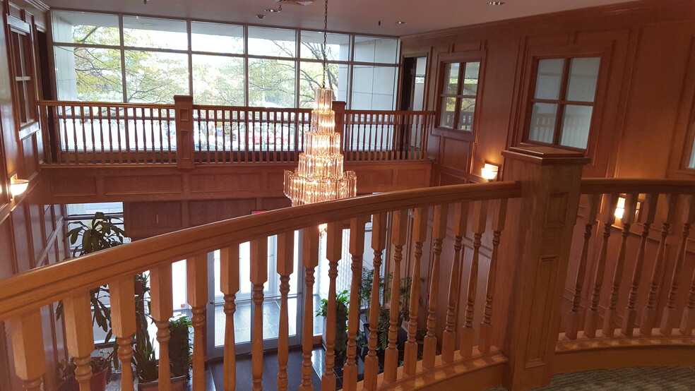 1607 E Big Beaver Rd, Troy, MI en alquiler - Foto del interior - Imagen 3 de 16