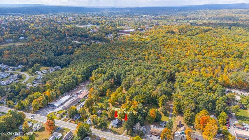 447 Maple Ave, Saratoga Springs, NY en venta - Foto del edificio - Imagen 2 de 4