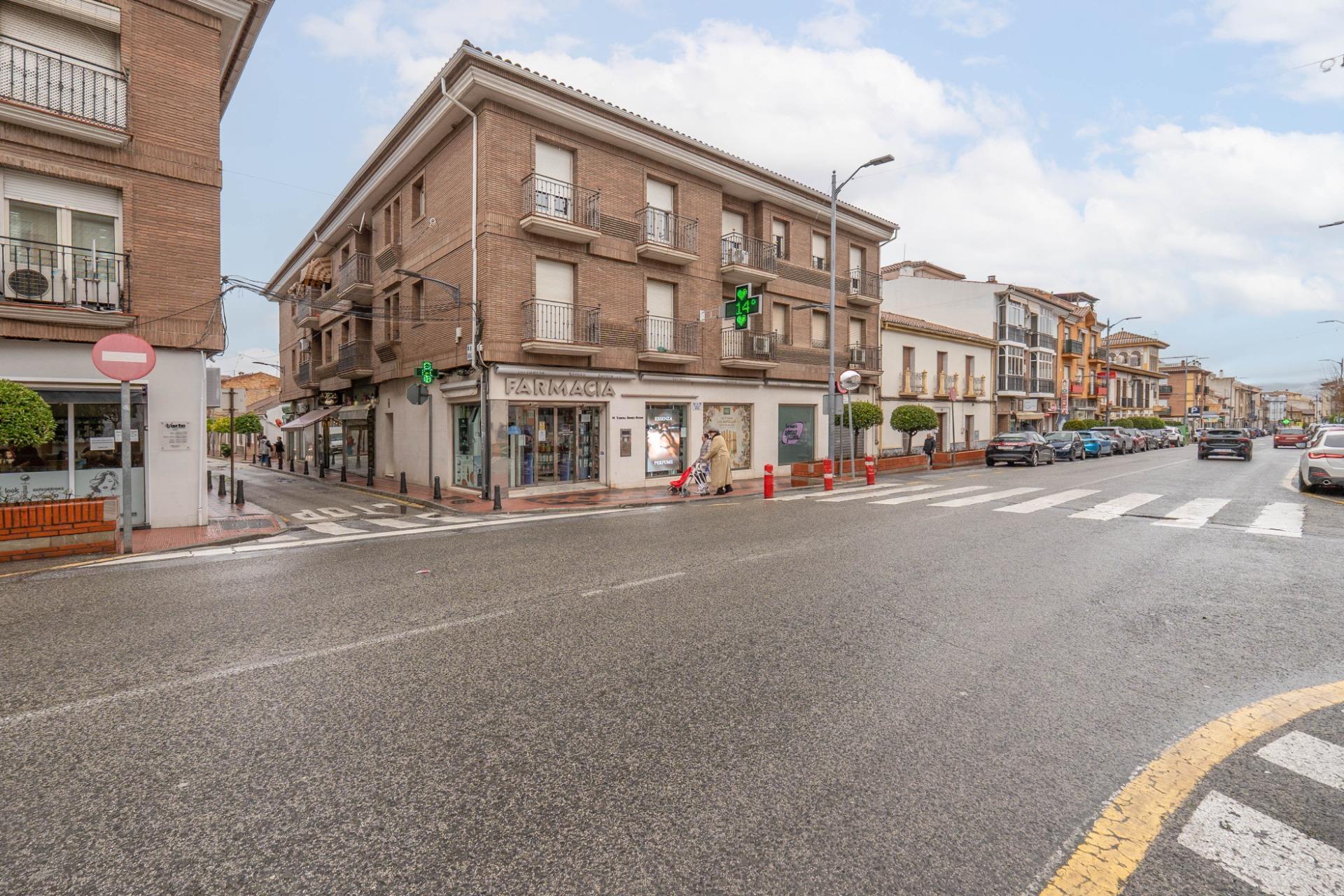 Local en Armilla, Granada en venta Foto del edificio- Imagen 1 de 36
