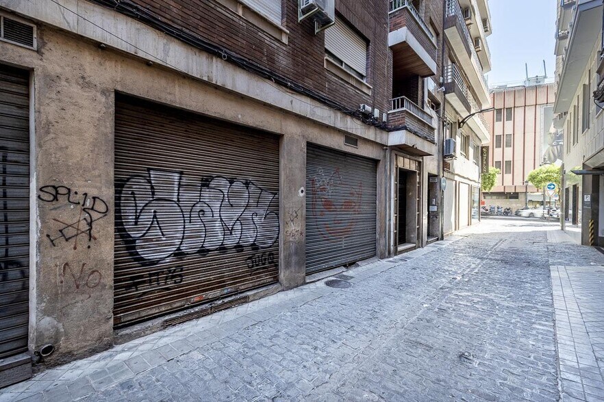 Local en Granada, Granada en venta - Foto del edificio - Imagen 1 de 16