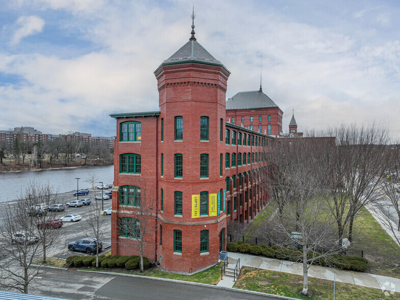 221-257 Crescent St, Waltham, MA en alquiler - Foto del edificio - Imagen 1 de 5