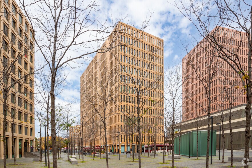 Avinguda del Carrilet, L'Hospitalet de Llobregat, Barcelona en alquiler - Foto del edificio - Imagen 2 de 3