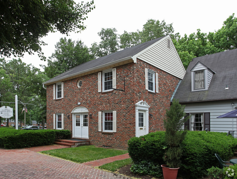 1680 Village Green, Crofton, MD en alquiler - Foto del edificio - Imagen 1 de 12