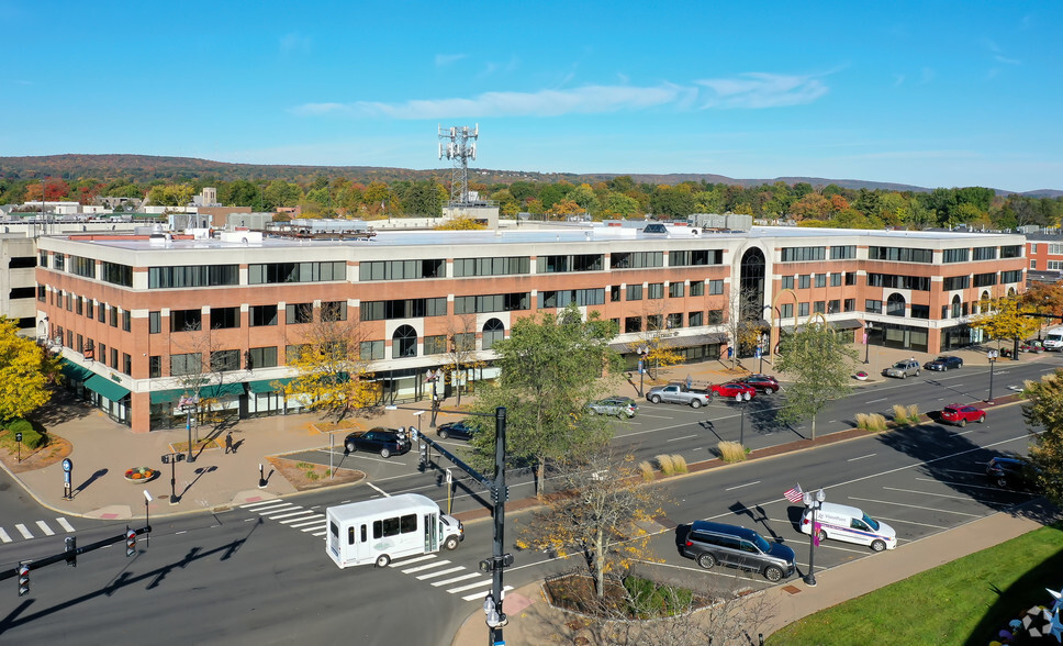 29 S Main St, West Hartford, CT en alquiler - Foto del edificio - Imagen 1 de 6