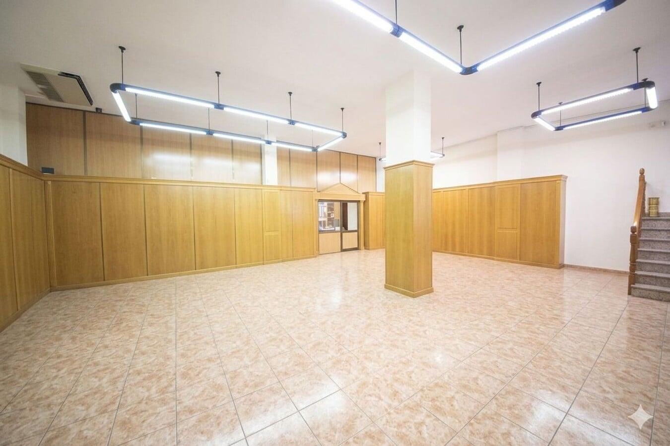 Madrid, MAD 28015 - - - Foto del interior - Image 2 of 7