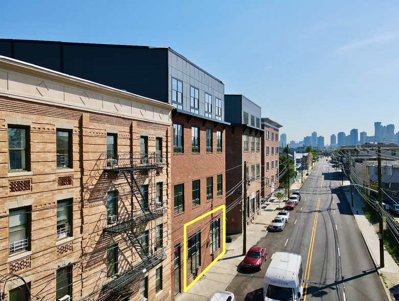 660 Grand St, Jersey City, NJ en alquiler - Foto del edificio - Imagen 2 de 12