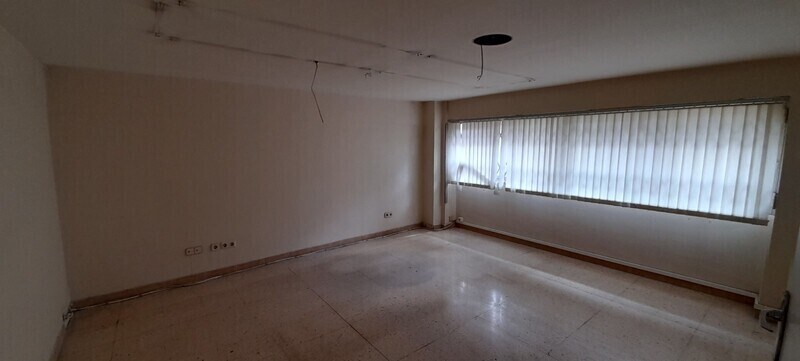 Local en Lleida en venta - Foto del edificio - Imagen 2 de 11