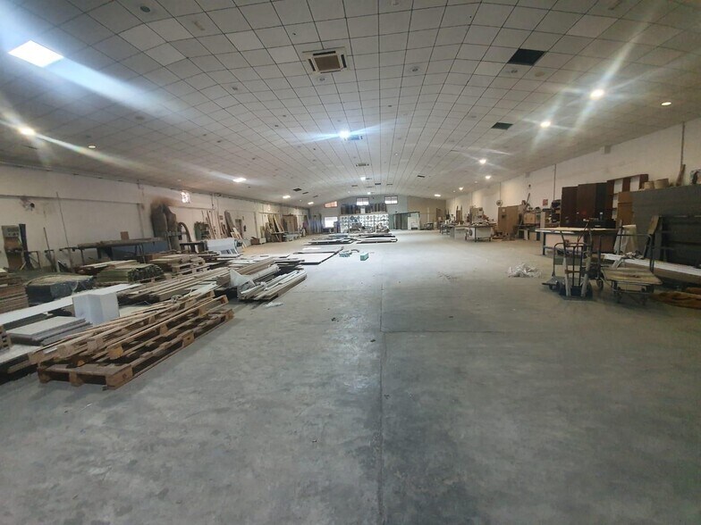 Nave en SEVILLA en alquiler - Foto del edificio - Imagen 2 de 25