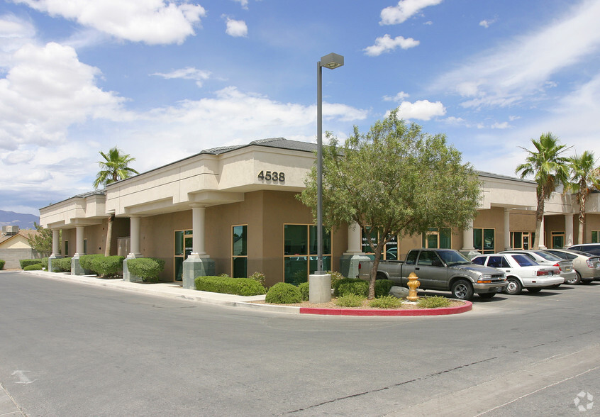 4528-4538 W Craig Rd, North Las Vegas, NV en alquiler - Foto principal - Imagen 1 de 2