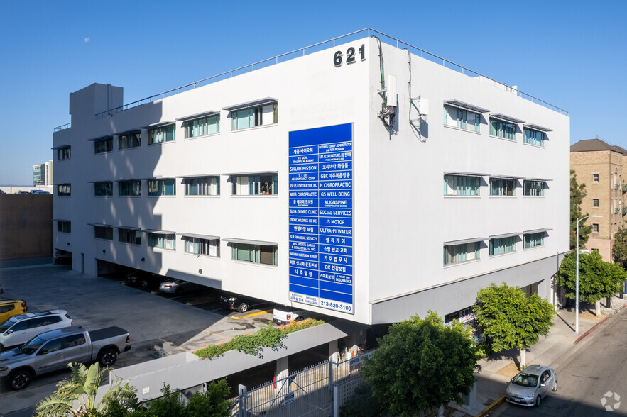 3008 Wilshire Blvd, Los Angeles, CA en alquiler - Foto del edificio - Imagen 1 de 5