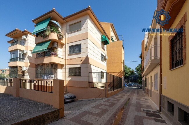 Más detalles de Calle San Federico, 1, Granada - Local en venta