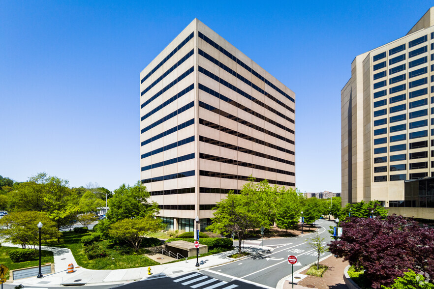 2711 Richmond Hwy, Arlington, VA en alquiler - Foto del edificio - Imagen 1 de 18