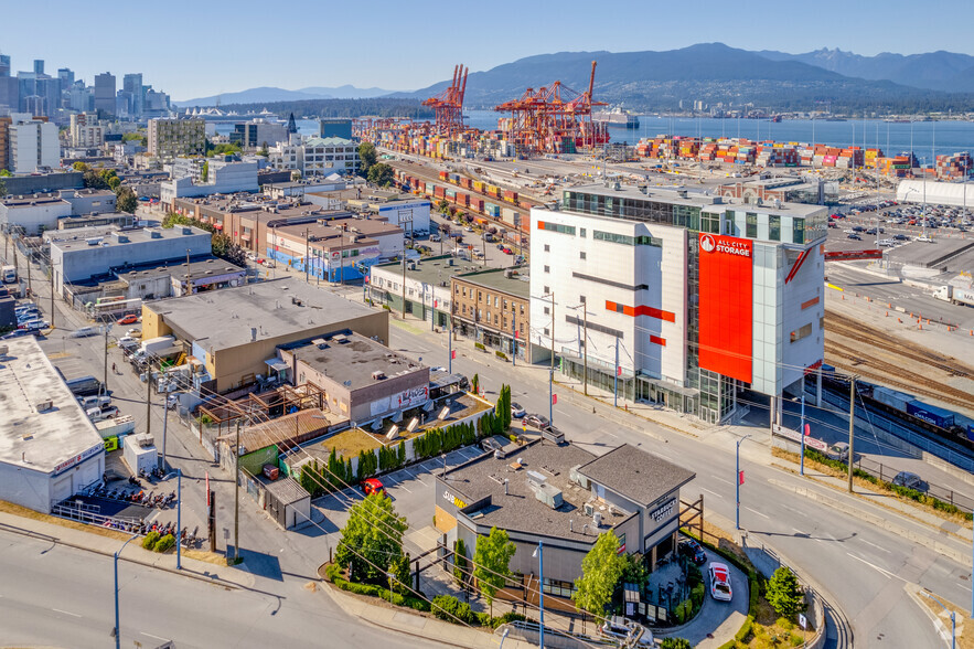 821-827 Powell St, Vancouver, BC en alquiler - Foto del edificio - Imagen 2 de 4