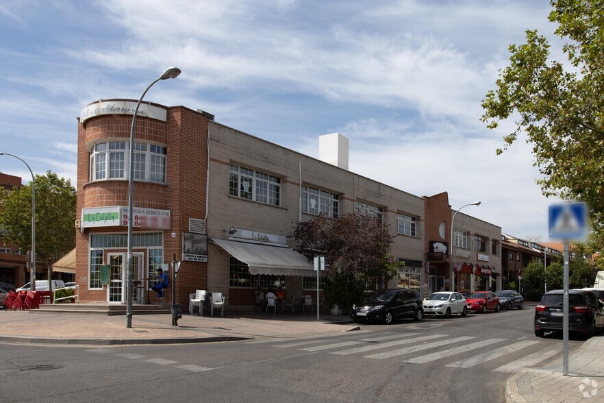 Avenida De Mediterráneo, 2, Colmenar Viejo, Madrid en alquiler - Foto del edificio - Imagen 2 de 16