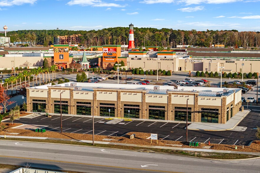 220 Tanger Outlets Blvd, Pooler, GA en alquiler - Foto del edificio - Imagen 1 de 13