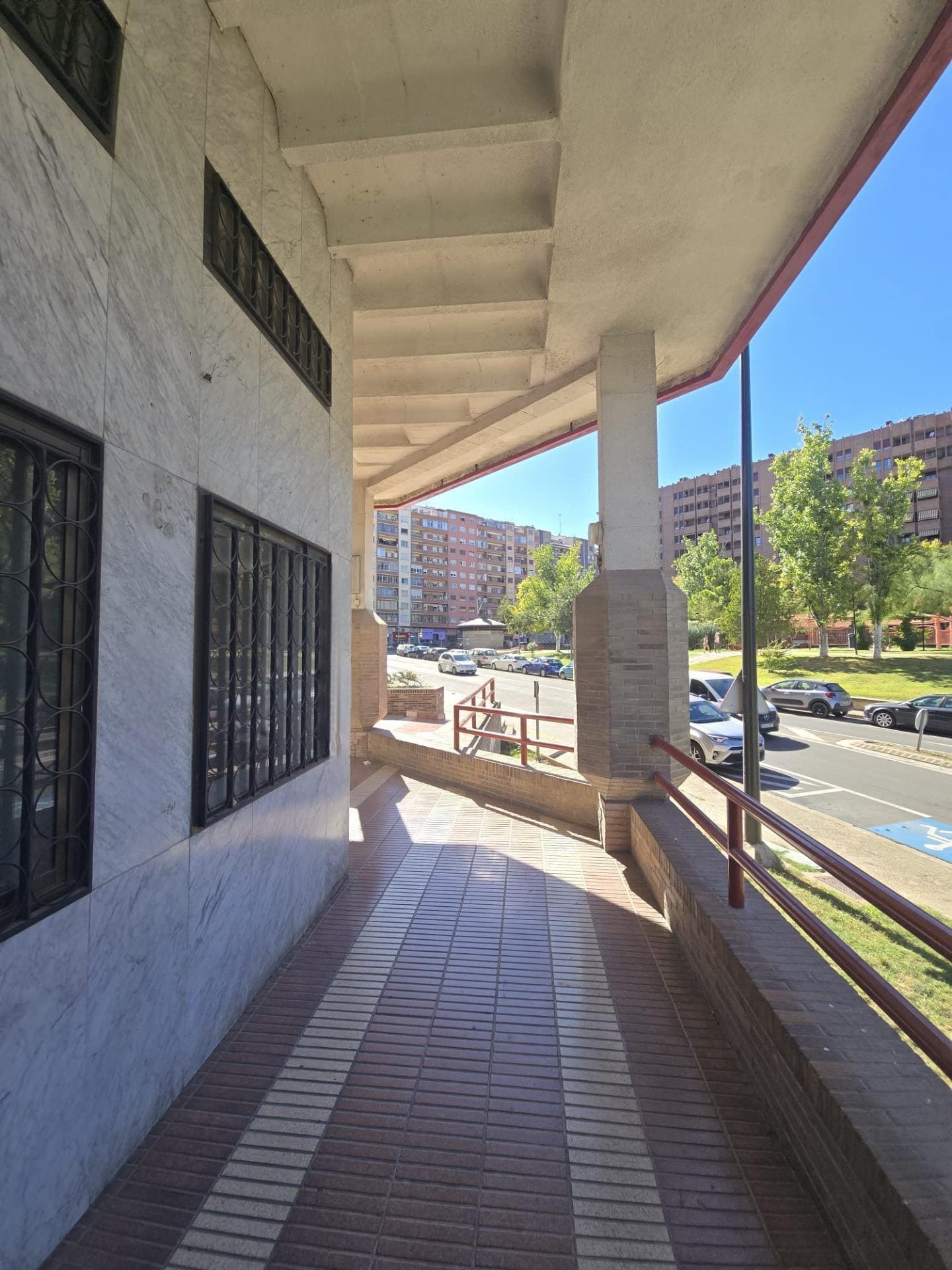 Local en Zaragoza, Zaragoza en venta Vestíbulo- Imagen 1 de 17