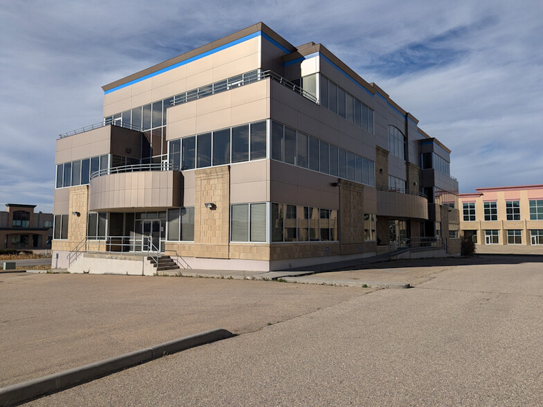 2112 Premier Way, Sherwood Park, AB en venta - Foto del edificio - Imagen 2 de 20