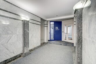 215 Rue Saint-Jacques, Montréal, QC en alquiler Foto del edificio- Imagen 2 de 15