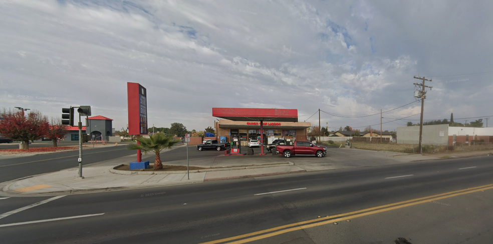 1370 E Bardsley Ave, Tulare, CA en venta - Foto del edificio - Imagen 1 de 5