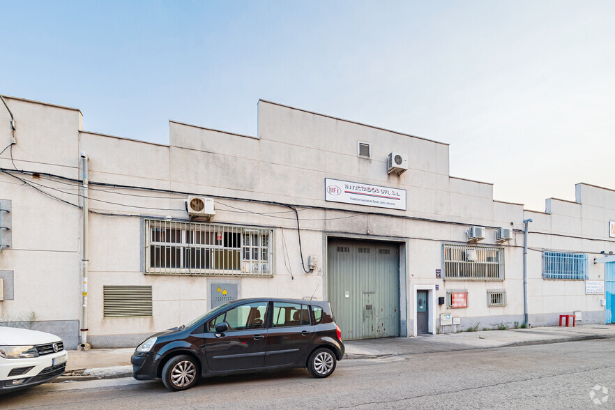 Calle Andrés Alvarez Caballero, 14, Humanes de Madrid, Madrid en venta - Foto del edificio - Imagen 2 de 2