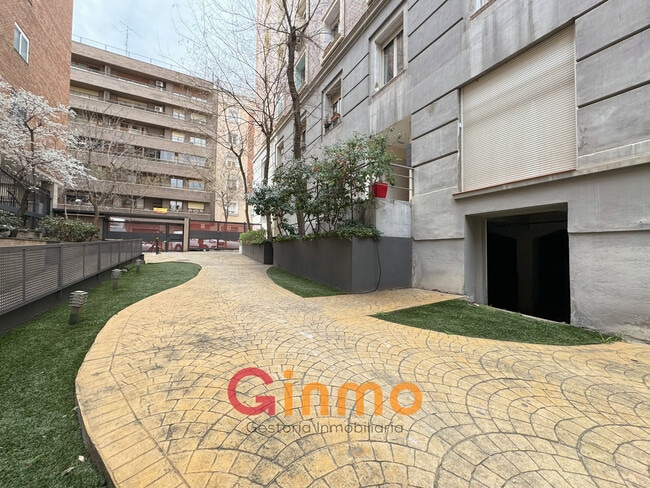 Más detalles de Calle De Granada, 33, Madrid - Edificio residencial​ en venta