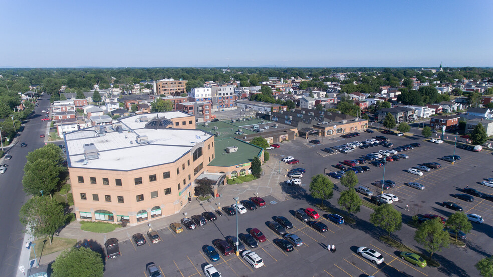 145 Boul Saint-Joseph, St-Jean, QC en alquiler - Vista aérea - Imagen 2 de 12