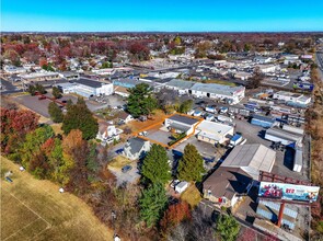 921 Woodbine Ave, Bensalem, PA en alquiler Foto del edificio- Imagen 2 de 10