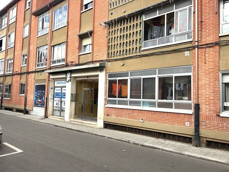 Calle San Juan de la Cruz, 2, Laguna de Duero, Valladolid en venta - Foto del edificio - Imagen 1 de 31
