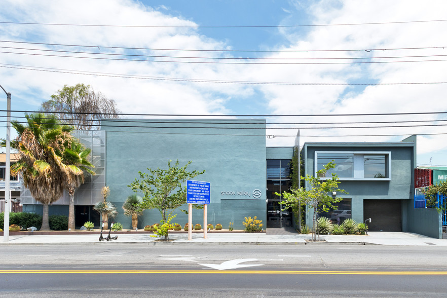 5735 Melrose Ave, Los Angeles, CA en alquiler - Foto del edificio - Imagen 1 de 17