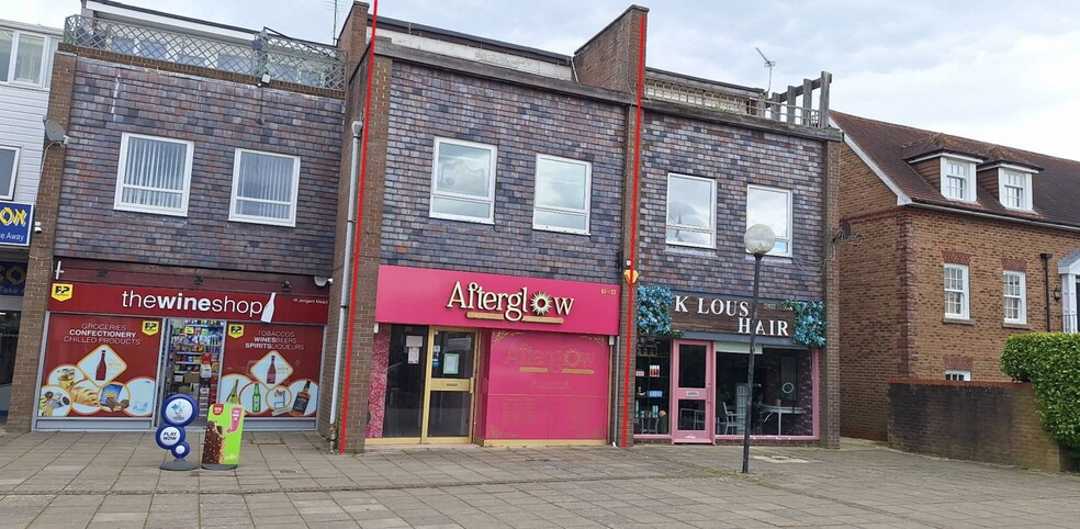 19 Jengers Mead, Billingshurst en venta - Foto del edificio - Imagen 2 de 5