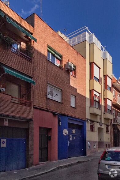 Calle de Sierra Molina, 31, Madrid, Madrid en venta - Foto del edificio - Imagen 2 de 2