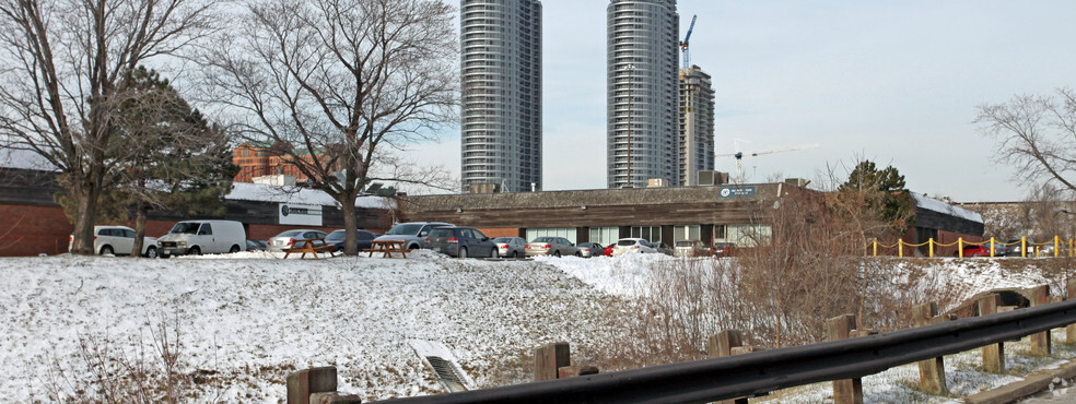 2220 Midland Ave, Toronto, ON en venta - Foto del edificio - Imagen 2 de 2