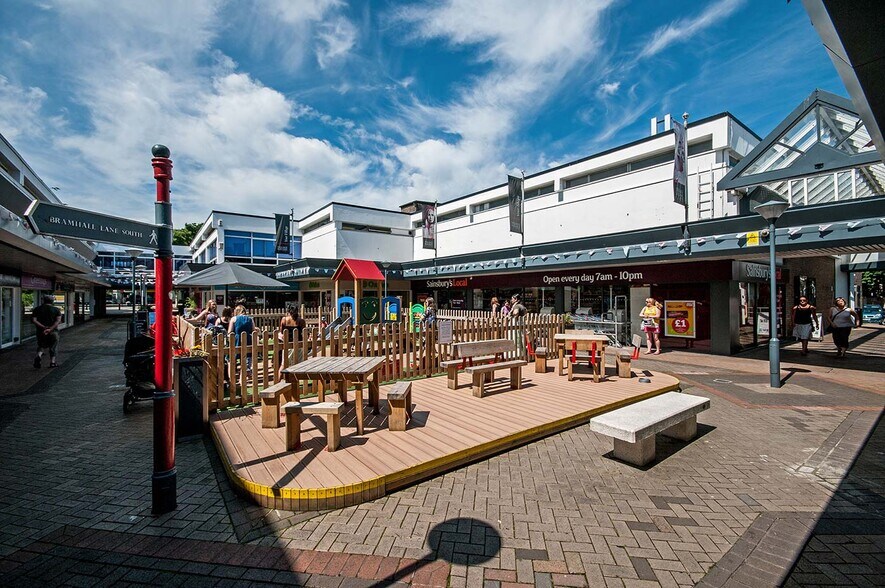 Village Sq, Stockport en venta - Foto del edificio - Imagen 2 de 14