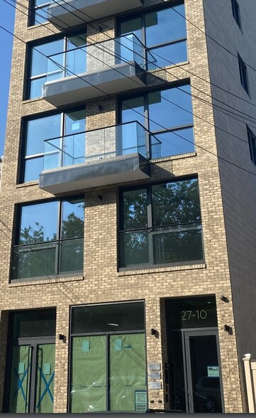 2710 37th Ave, Long Island City, NY en alquiler - Foto del edificio - Imagen 1 de 1