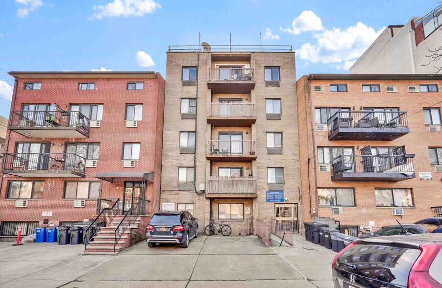 75-58 113th St, Forest Hills, NY en venta - Foto del edificio - Imagen 2 de 11