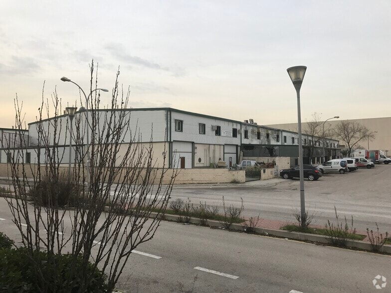 Nave en Velilla de San Antonio, Madrid en venta - Foto del edificio - Imagen 3 de 3