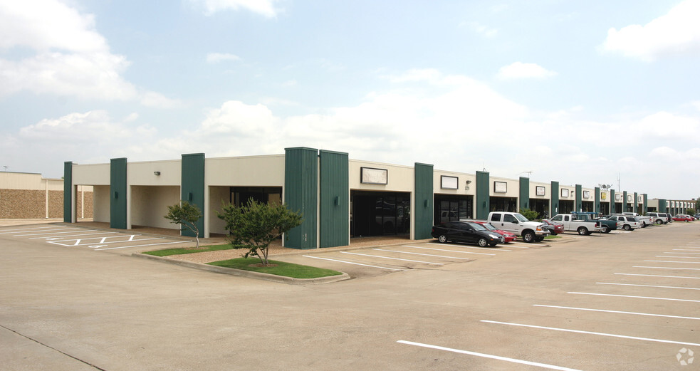 2211-2229 E Division St, Arlington, TX en alquiler - Foto del edificio - Imagen 3 de 4