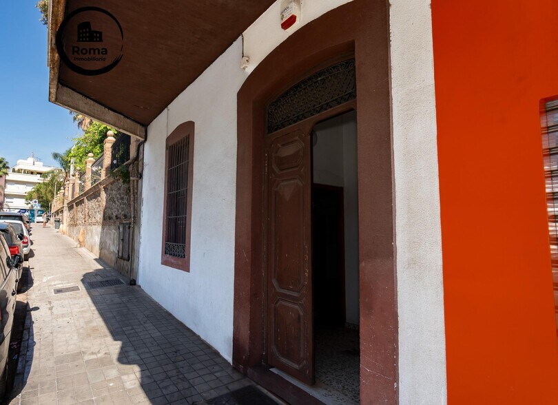 Local en Motril, Granada en venta - Foto del edificio - Imagen 2 de 14