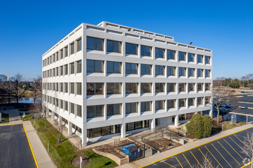 1827 Walden Office Sq, Schaumburg, IL en alquiler - Foto del edificio - Imagen 2 de 10