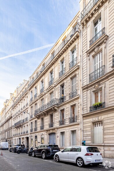 19 Rue De Marignan, Paris en alquiler - Foto del edificio - Imagen 2 de 4