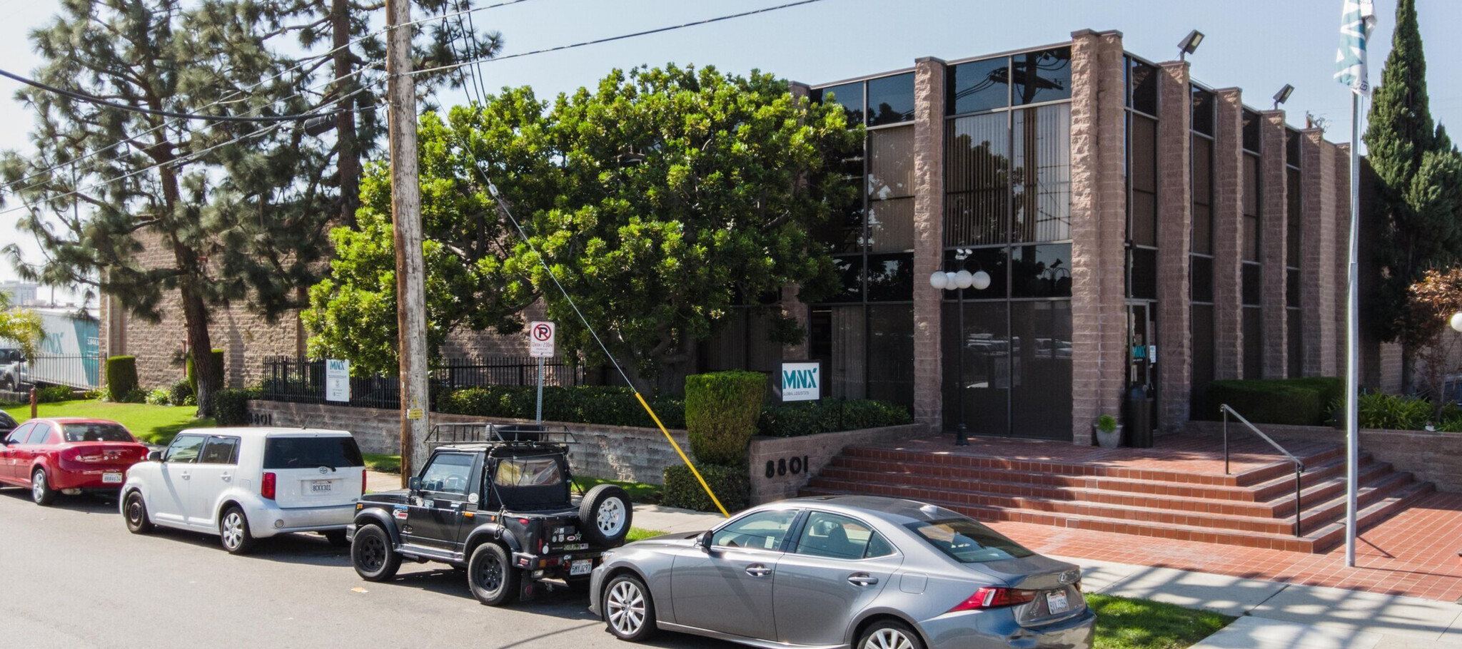 8801 Bellanca Ave, Los Angeles, CA en alquiler Foto del edificio- Imagen 1 de 1