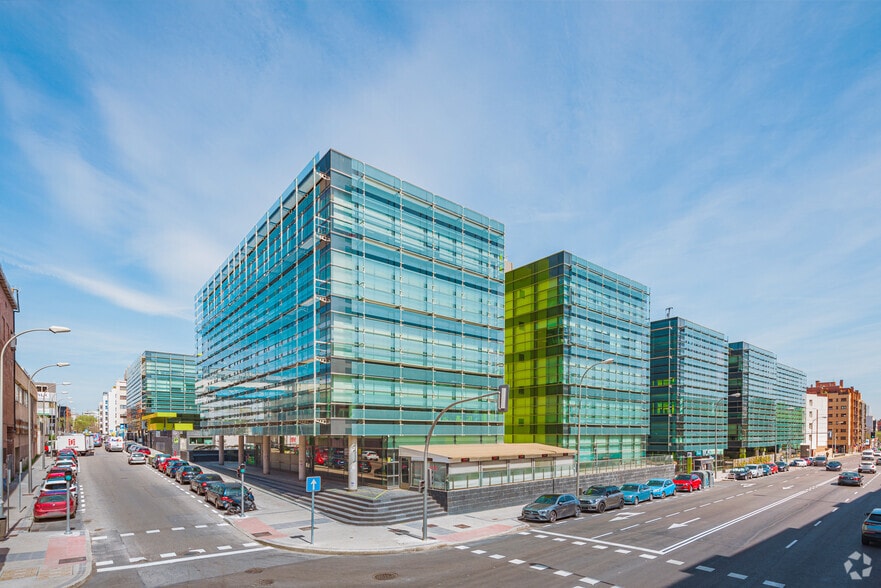 Calle Santa Leonor, 65, Madrid, Madrid en alquiler - Foto del edificio - Imagen 1 de 27