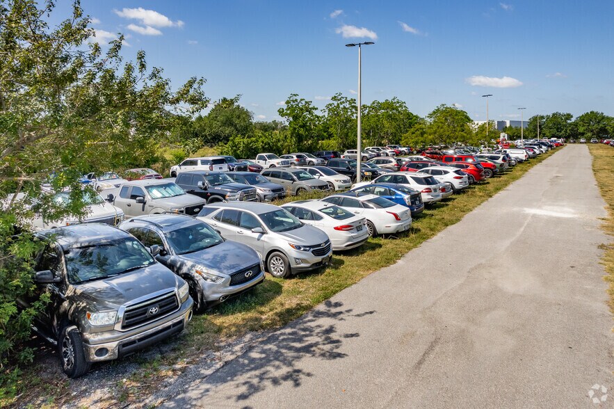 7350 Narcoossee Rd, Orlando, FL en venta - Foto del edificio - Imagen 2 de 15