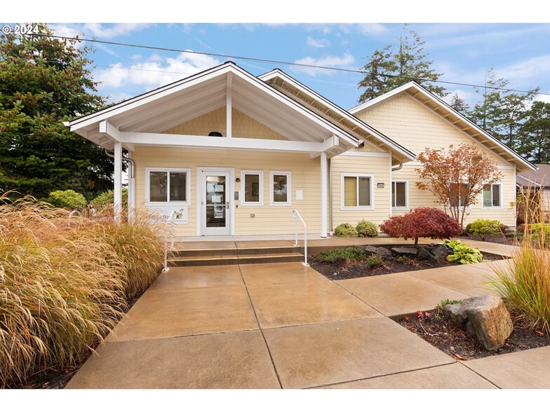 1445 8th St, Florence, OR en venta - Foto del edificio - Imagen 1 de 19