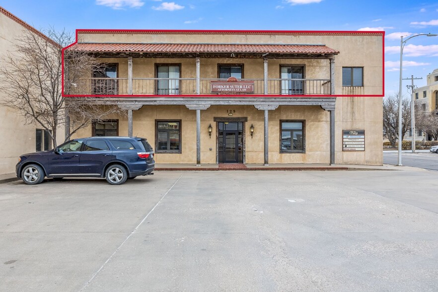 129 W 2nd Ave, Hutchinson, KS en venta - Foto principal - Imagen 1 de 25