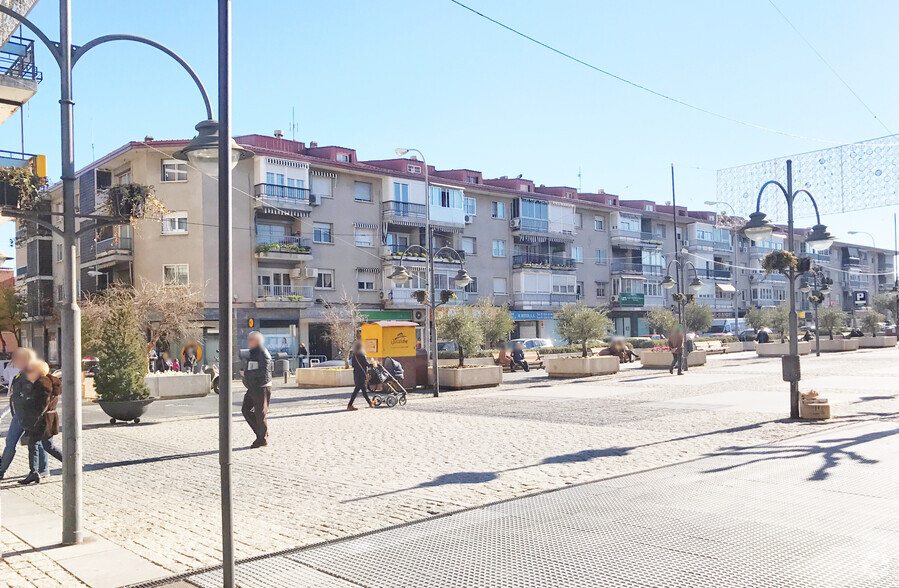 Plaza Cristóbal Colón, 1, Majadahonda, Madrid en alquiler - Foto del edificio - Imagen 2 de 2