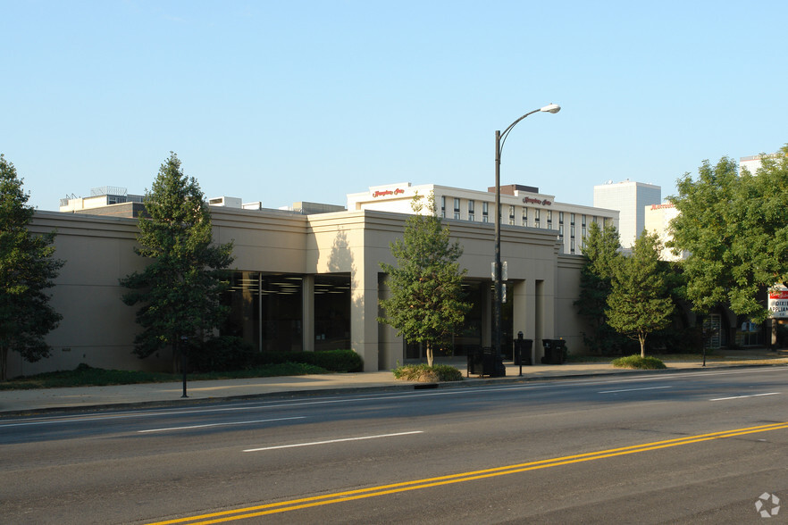 204 E Market St, Louisville, KY en alquiler - Foto del edificio - Imagen 3 de 6